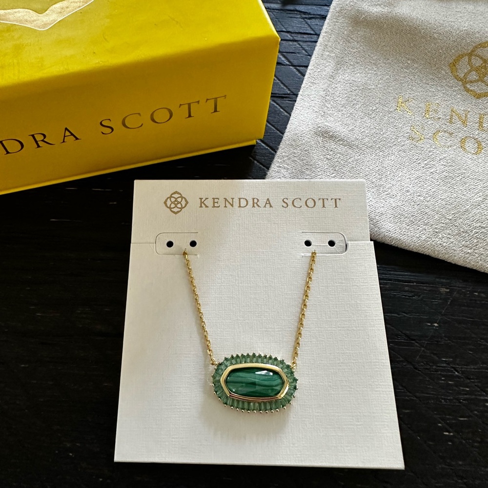 NWT Kendra Scott Elisa Gold Pendant Necklace in Emerald Cat’s Eye